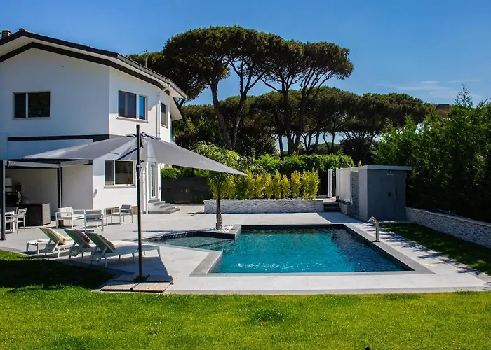 Villa Isabel Con Piscina Moderna E Area Benessere Rome