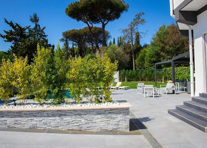 Isabel Con Piscina Moderna E Area Benessere *